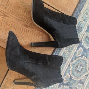 Ava & Aiden Black Suede Booties